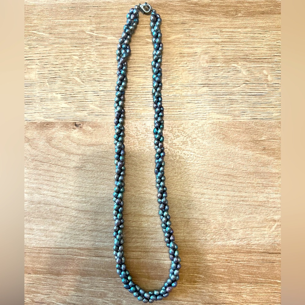 Twisted black pearl necklace approx 9in length
